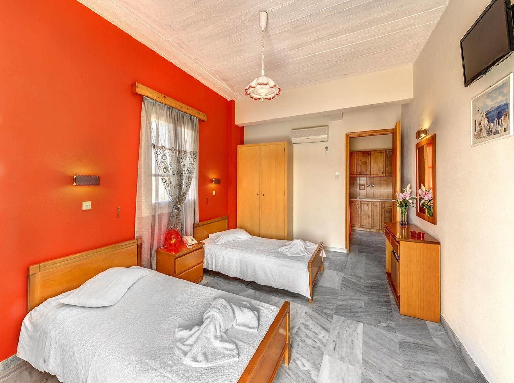 Hotel Smaragdi Apartments Vissa Екстериор снимка