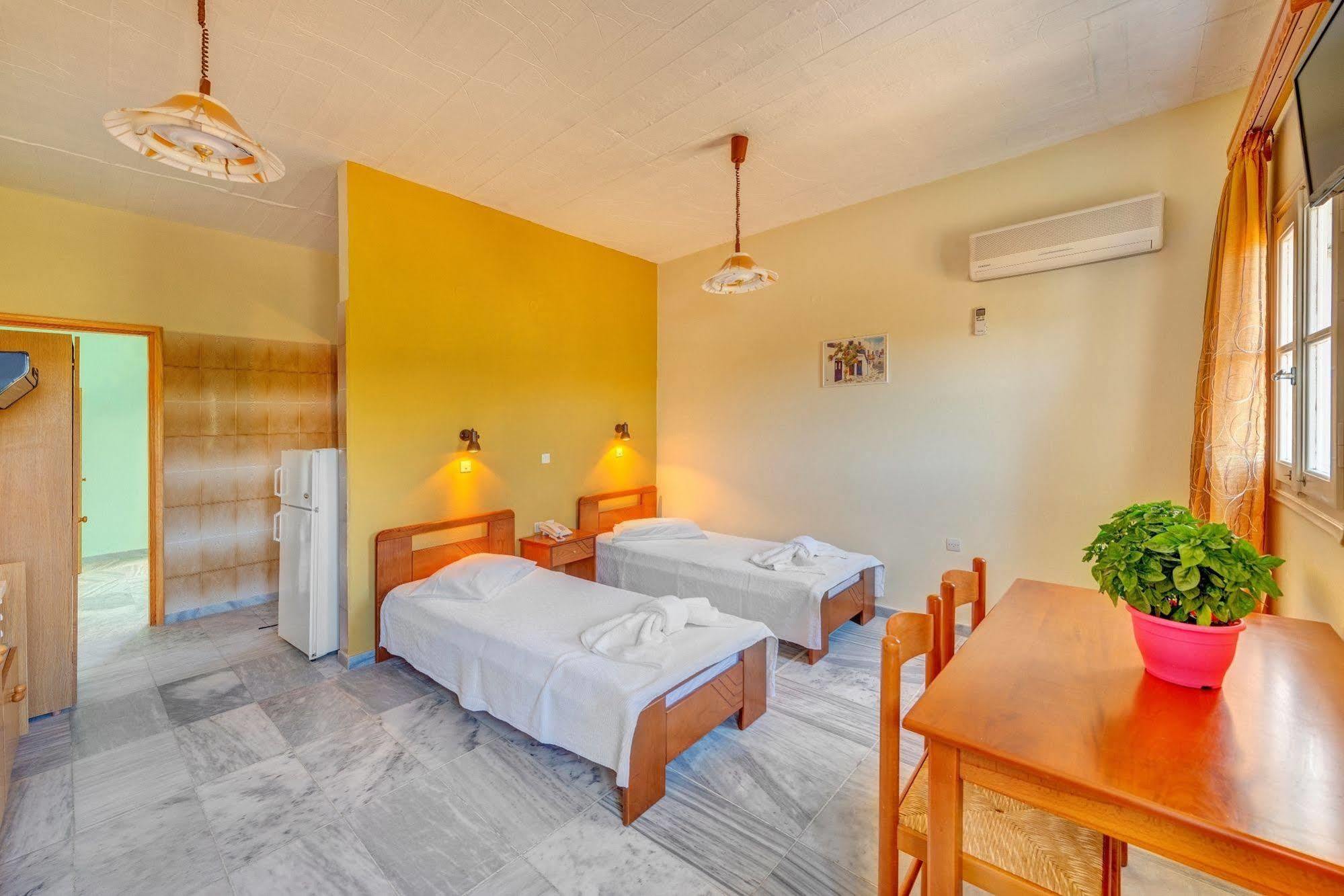 Hotel Smaragdi Apartments Vissa Екстериор снимка