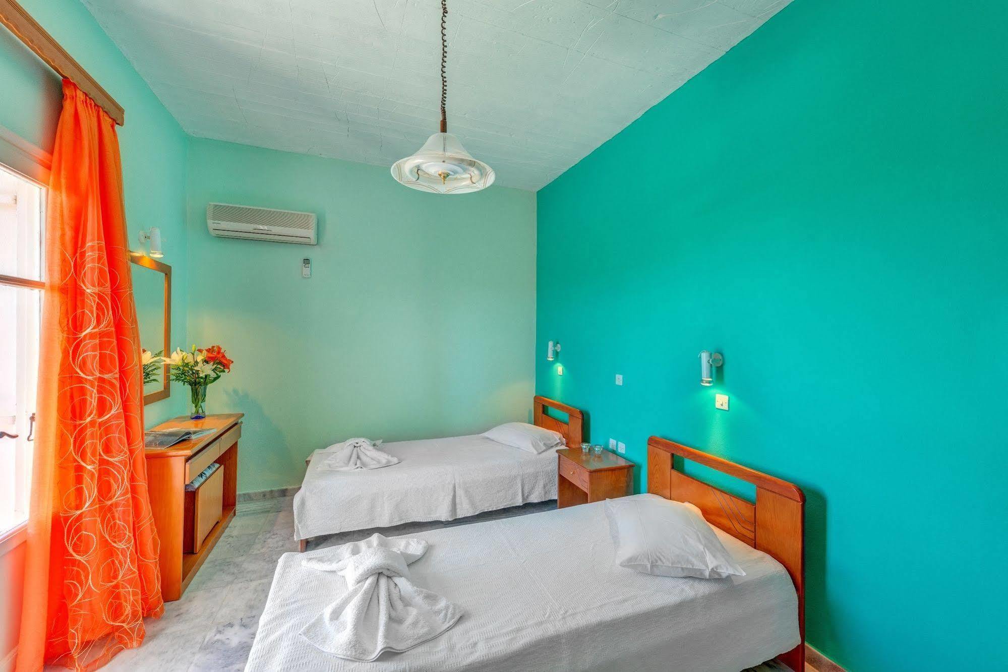 Hotel Smaragdi Apartments Vissa Екстериор снимка